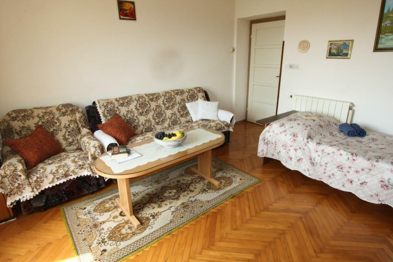 Apartment Persich بولا المظهر الخارجي الصورة