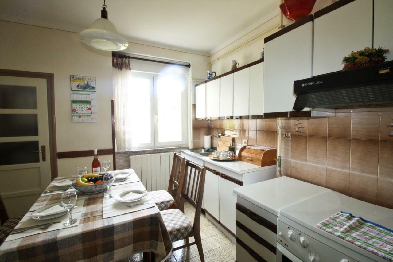 Apartment Persich بولا المظهر الخارجي الصورة